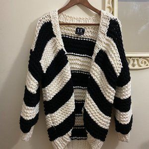 Wool handmade puff sleeve cardigan